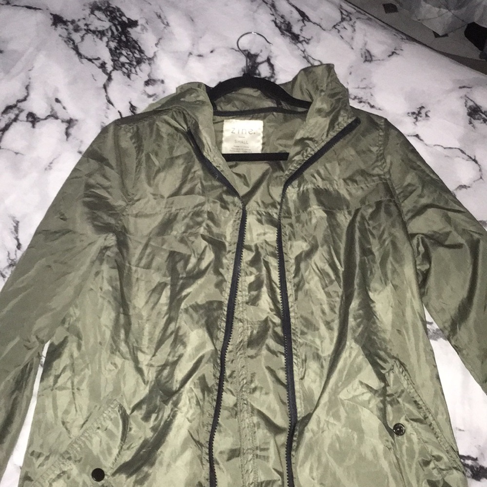 Olive green wind breaker🌸